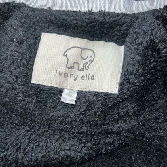 Ivory Ella Sherpa - Picture 2 of 2
